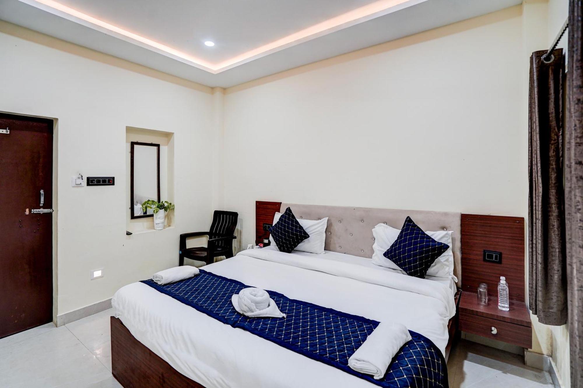 Hotel Vibe Blu- Varanasi Exterior foto